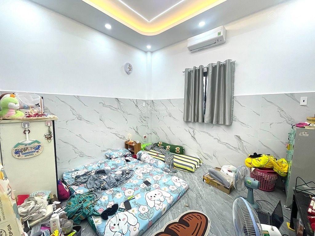 Nhà Quận 10, Lê Hồng Phong, 4 tầng, DT (4 x 11m), xe hơi đổ tới cửa, chủ giảm mạnh còn 10,6 tỷ