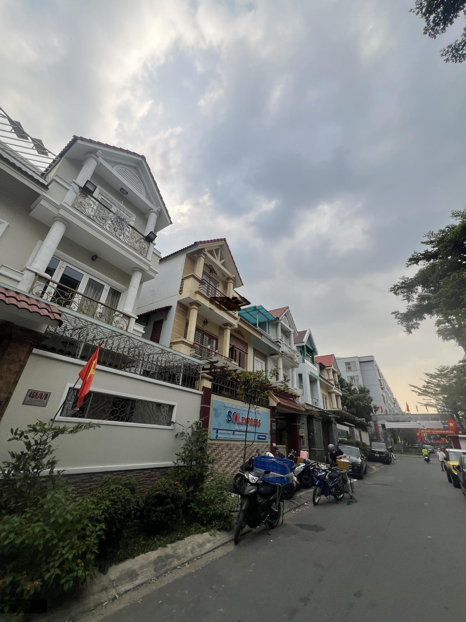 37tr/tháng! Nhà biệt thự Quang Trung (15x16m) 1 trệt - 2 lầu - có sân vườn