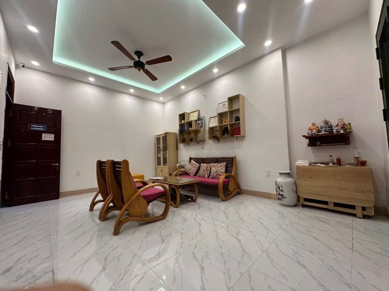 Bán nhà phân lô sát phố 28 tỷ 75m 5 tầng mt 6,3 vỉa hè ô tô tránh kinh doanh võng thị tây hồ