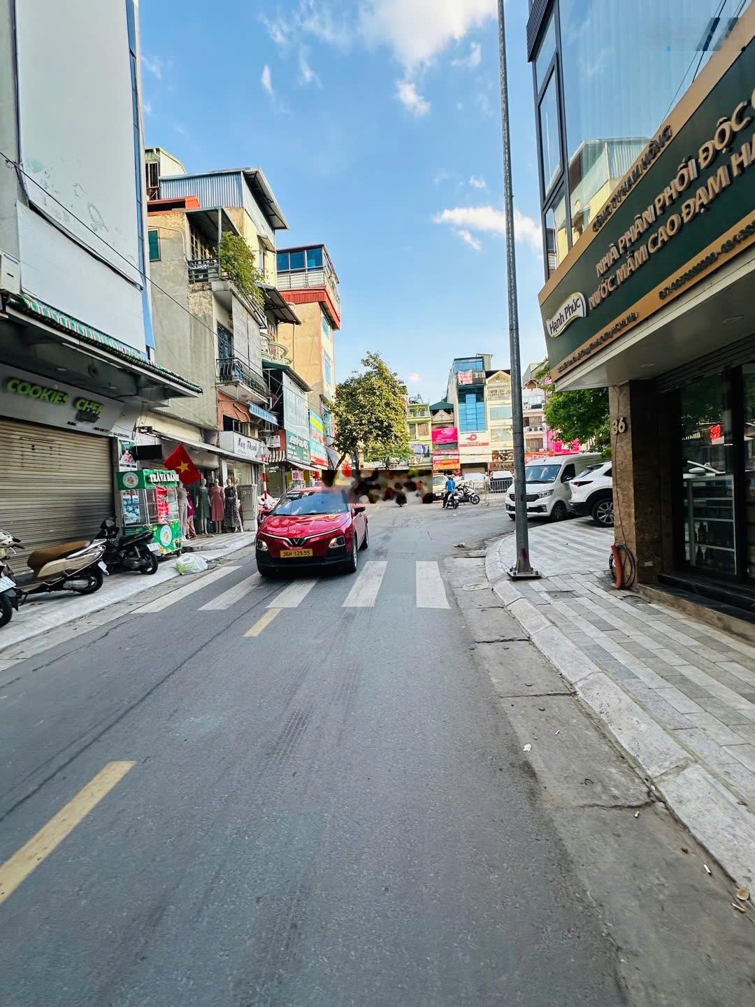 Bán nhà mặt phố Tam Đa, Phường Thụy Khuê, Tây Hồ - 7 tầng, vỉa hè đẹp - khu vực hiếm nhà bán