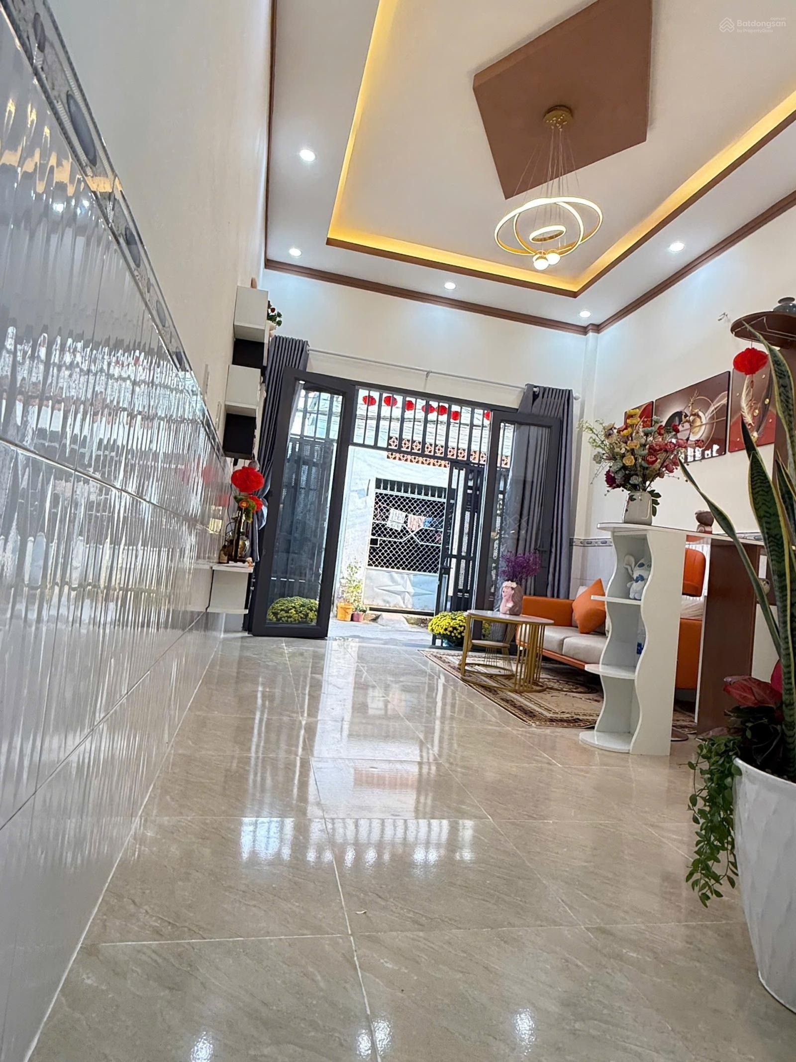 Nhà đẹp lung linh Đường Quốc Lộ 13 , Hiệp Bình Phước , hẻm tải thoải mái