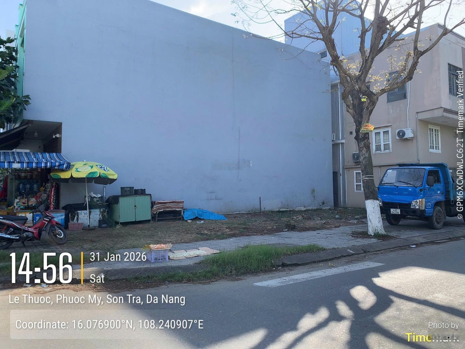 Bán lô góc 2 MT Lê Thước và Hoàng Bích Sơn, đường 7m5. LH: 0905982668