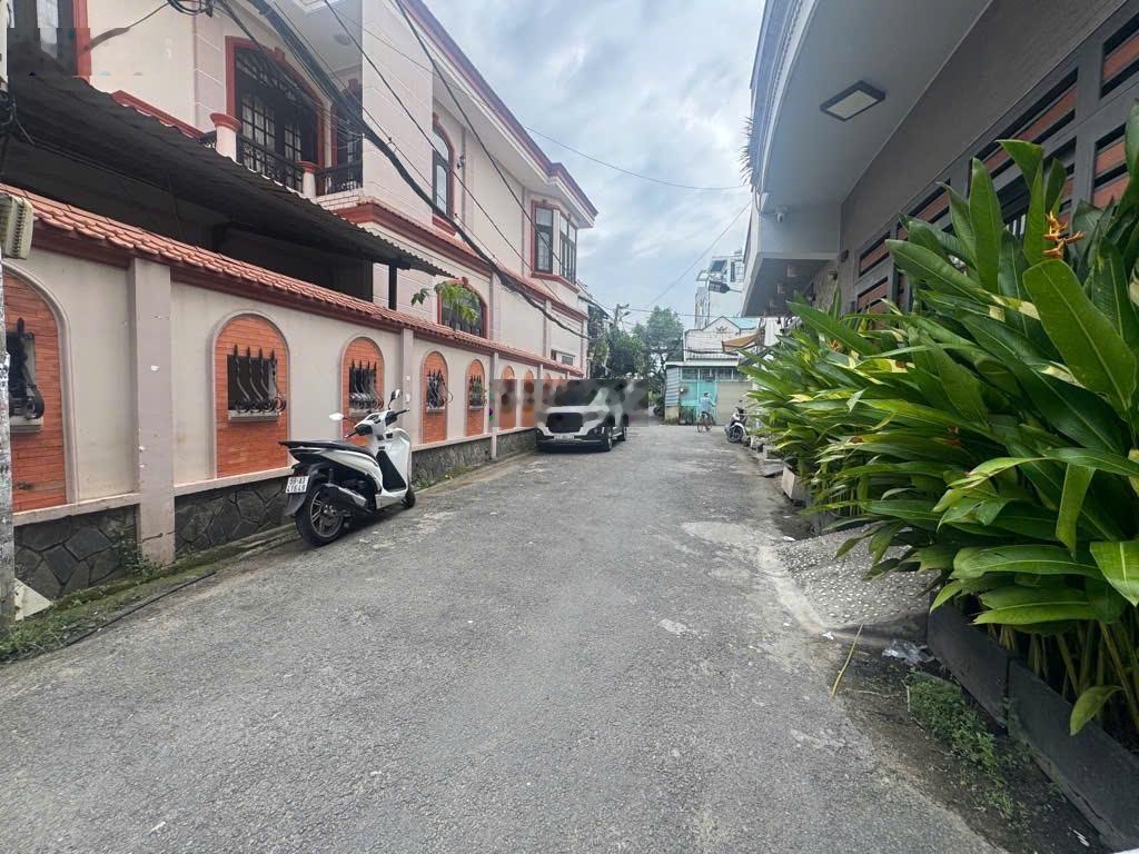 Bán gấp khu trọ 8 phòng 130m2 ngang 8mx16m Bùi Quang Là, Gò Vấp, tiện xây mới đẹp