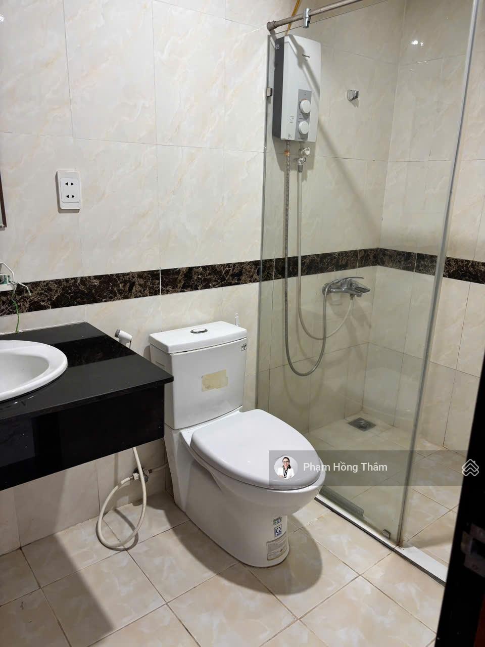 Cho thuê căn hộ Giai Việt Duplex thông tầng, DT 109m2, 3PN, 2 WC, nội thất cơ bản, giá 13tr/tháng