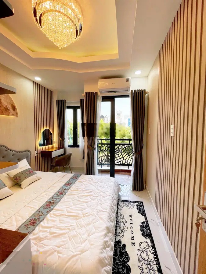 Nhà mặt tiền Hoàng Sa, Tân Bình - Vỉa hè 5m, 4PN, Full nội thất, ở ngay đón Tết, giá 10,98 tỷ