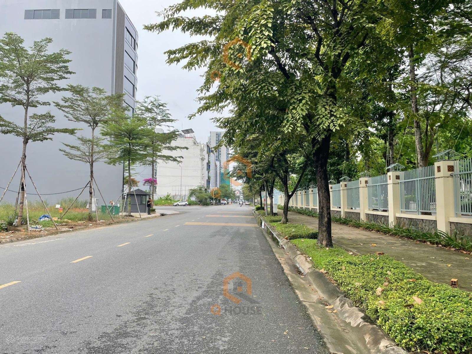 Tòa văn phòng mới ngay Trương Văn Bang P. Thạnh Mỹ Lợi 10*20m hầm 5 lầu suốt 100 triệu/tháng