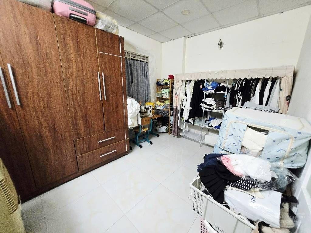 Nhà Đẹp*,Bờ Bao,Tân THắng , Tân PHú.Diện tích 59 m2. Giá 6.9i _ ngang 4x 15 m .Ô TÔ ngủ trong nhà.