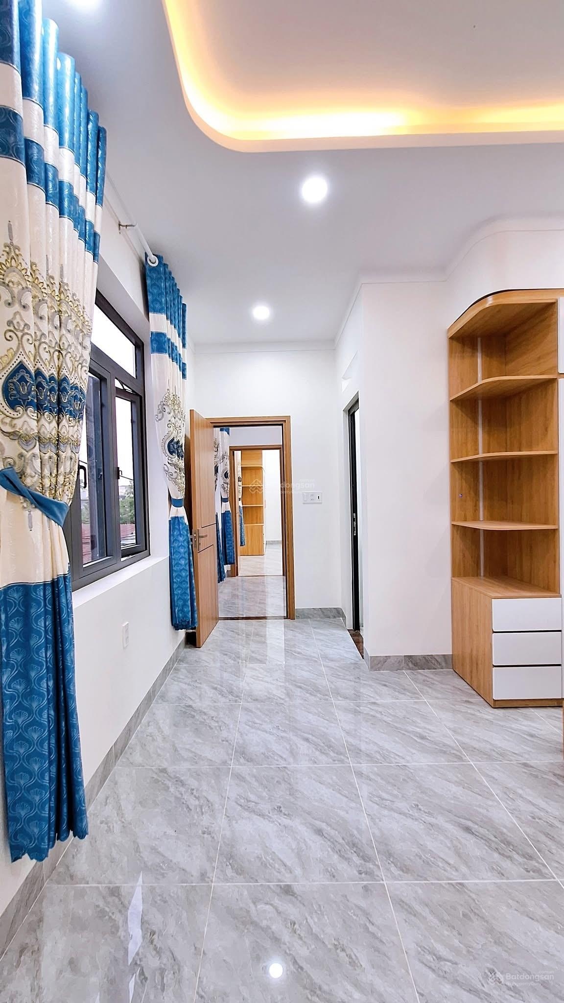 Bán nhà 1 trệt 2 lầu (góc 2 mặt tiền) ngay cầu mới Hoá An. Giá chỉ 4,3 tỷ - 63m2 - 4PN - 5WC