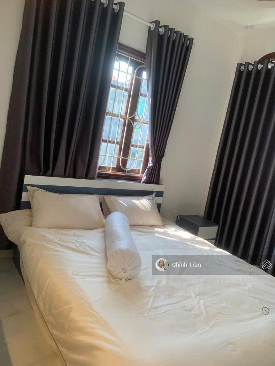 Cc gửi bán nhà phố bùi xương trạch. lô góc 5 tầng 4 ngủ . 1 nhà ra ô tô tránh 20m ra phố. 8,8 tỷ