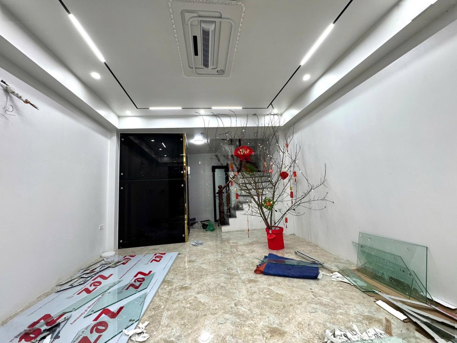 Siêu Đẹp Phố Đại Từ Hoàng Mai Nội Thất NHập Khẩu THang Máy Xịn Sò