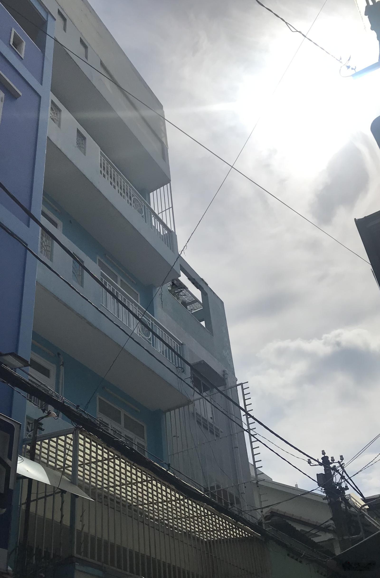 HXH Nguyễn Tri Phương Q.10, DT 5,2x12m, trệt 3 lầu, làm studio, VP