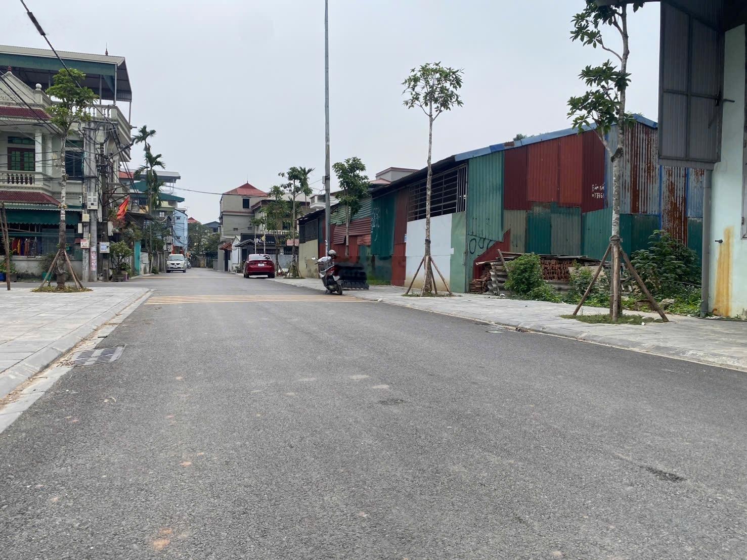 Đấu giá lộc hà, đông anh - bên đường dẫn cầu tứ liên - ô tô tránh vỉa hè - giá tốt đầu tư