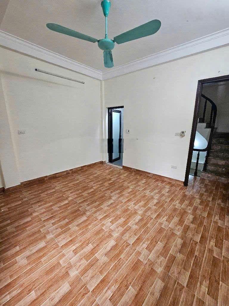 Bán nhà minh khai 28 m.6 tầng.sổ đỏ.giá 7.5