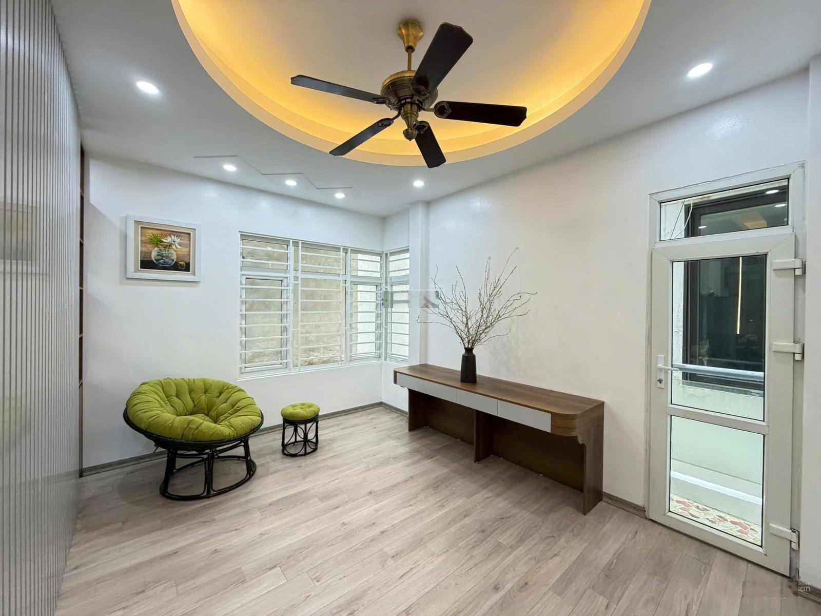 Chính chủ bán nhà Võng Thị- phường Bưởi- Tây Hồ- Hà Nội 44m2x5T,lô góc,từ tầng 2-55m2,giá 16.8tỷ