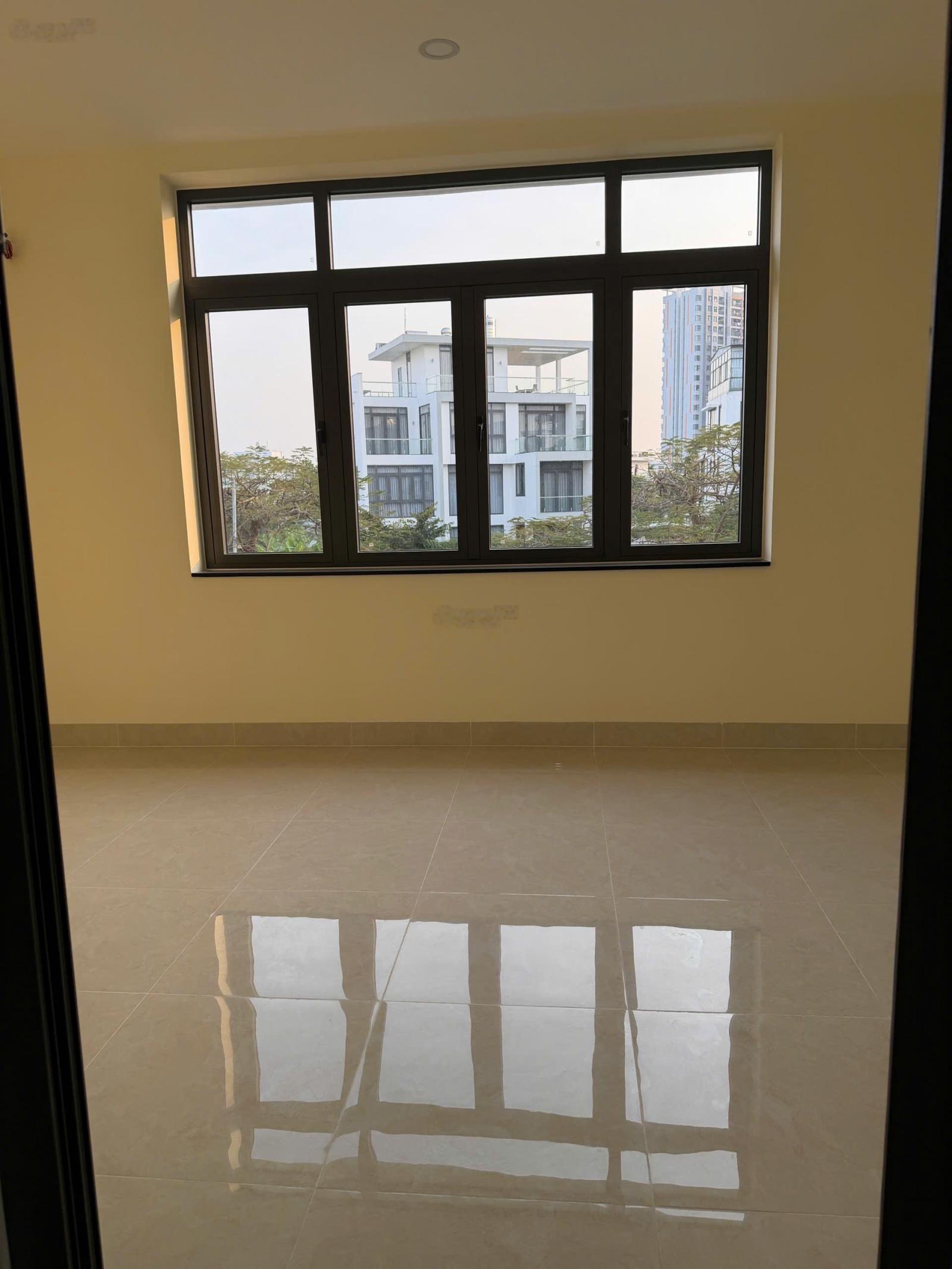 Cho thuê nhanh nhà phố, 6x20m, 4 tầng, kdc minh sơn, mặt tiền đường liên phường, quận 9