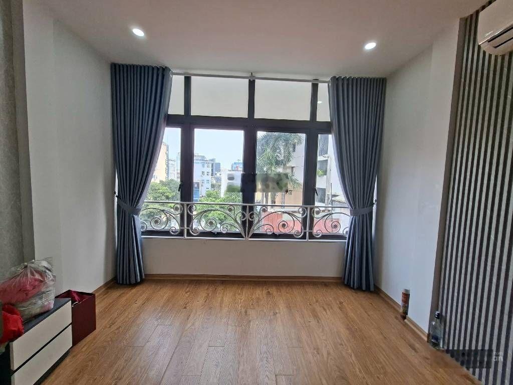 Nhà nguyên hồng - đống đa lô góc , gần ô tô