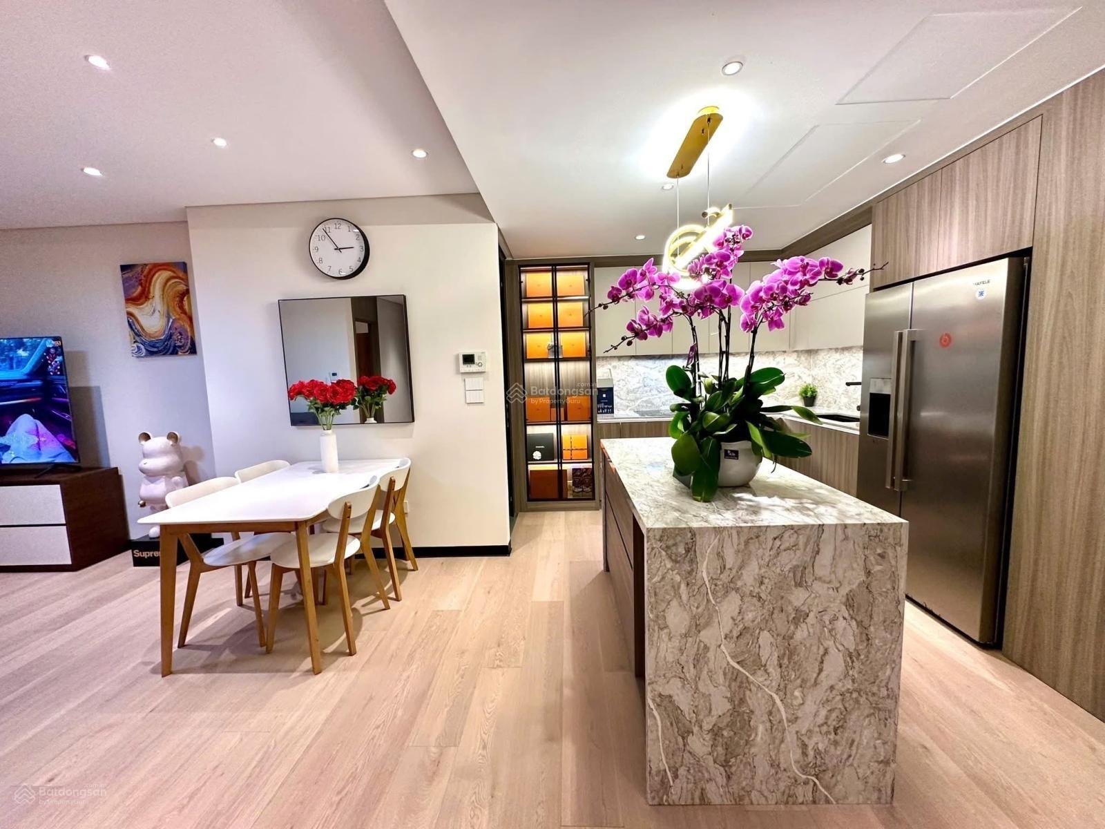 Bán gấp căn 3PN tại VinGardenia, hướng Đông Nam, 100m2, 10.9 tỷ, full đồ, liên hệ: 0832201407