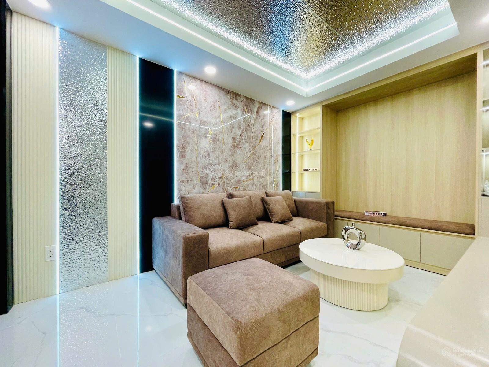 Nhà mới full nội thất sát vách quận 1 chỉ việc dọn vali vào ở