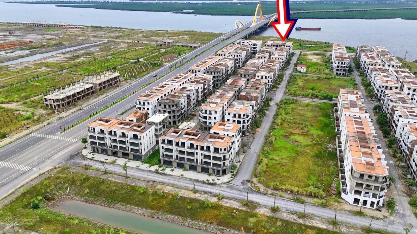 Bán lô góc trục đường 56m giá 22tr giá siêu rẻ tại dự án FLC Tropical Hạ Long