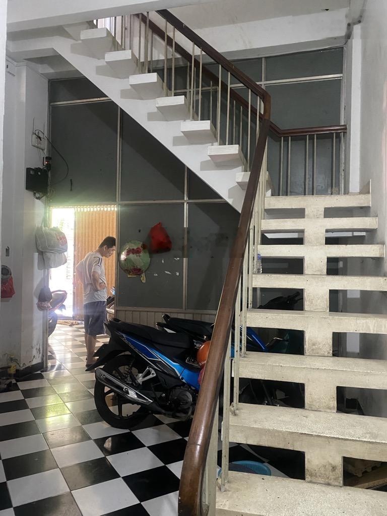 Bán CHDV 1 lầu 86m2 hẻm trước nhà 3m Tôn Đản quận 4. Chủ cần bán gấp. KDC hiện hữu 6,83 tỷ