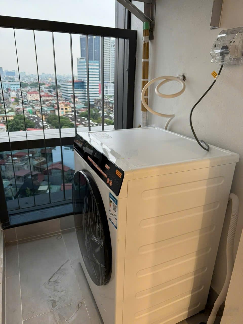 Căn hộ cao cấp Studio 13tr5 1 Ngủ 1 Khách tại 90 Đường Láng ( Có Slot Oto , Miễn 2 năm dịch vụ )