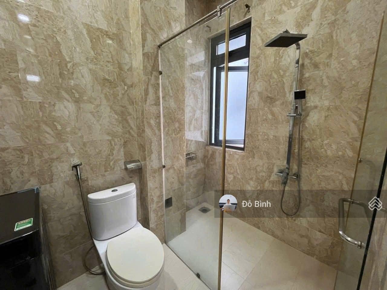 Cho thuê nhà 3 tầng đường: trương minh giảng - 5pn - 3wc - sân rộng