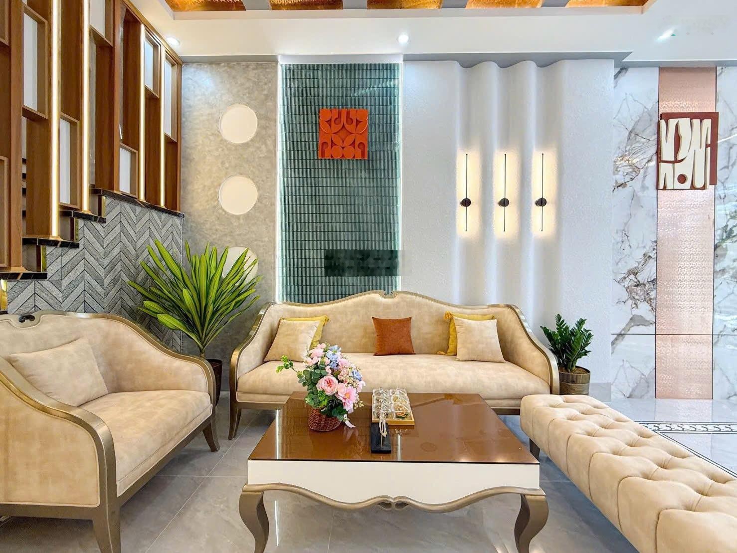 Nhà 3 tầng kiến trúc hiện đại , full nội thất cao cấp - ngay kdc thới nhựt 2 ,gần đh y dược