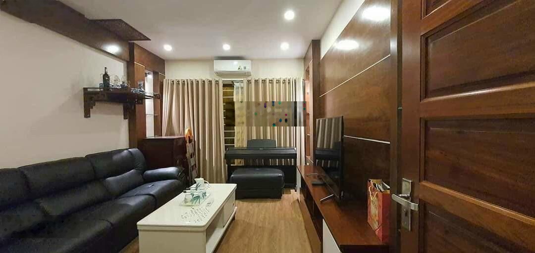 Bán nhà PL phố Nghĩa Đô, Dt 60m x 5T, Mt 5m, vỉ hè, ô tô tránh nhau, ở hoặc kinh doanh. Giá 32.9 tỷ