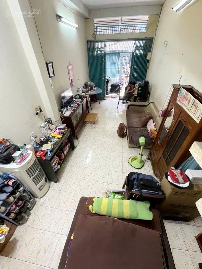 Chủ ngộp gấp bán nhà 2 tầng hẻm 4m CMT8 gần BV Thống Nhất 40m2 chỉ hơn 4 tỷ
