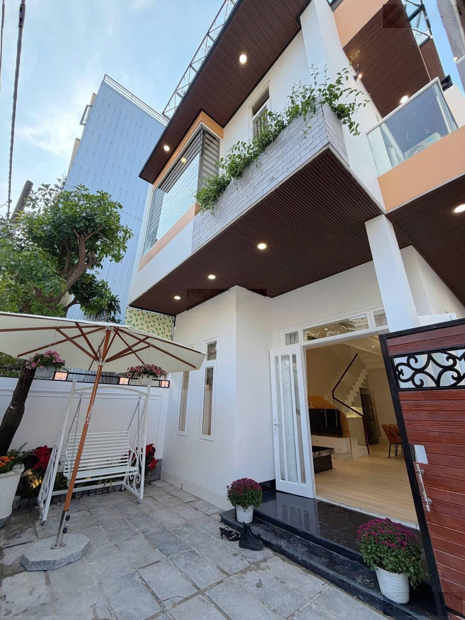 Bán căn biệt thự - kiệt ôtô 8m - Hàn Mặc Tử (Hải Châu, Đà Nẵng)