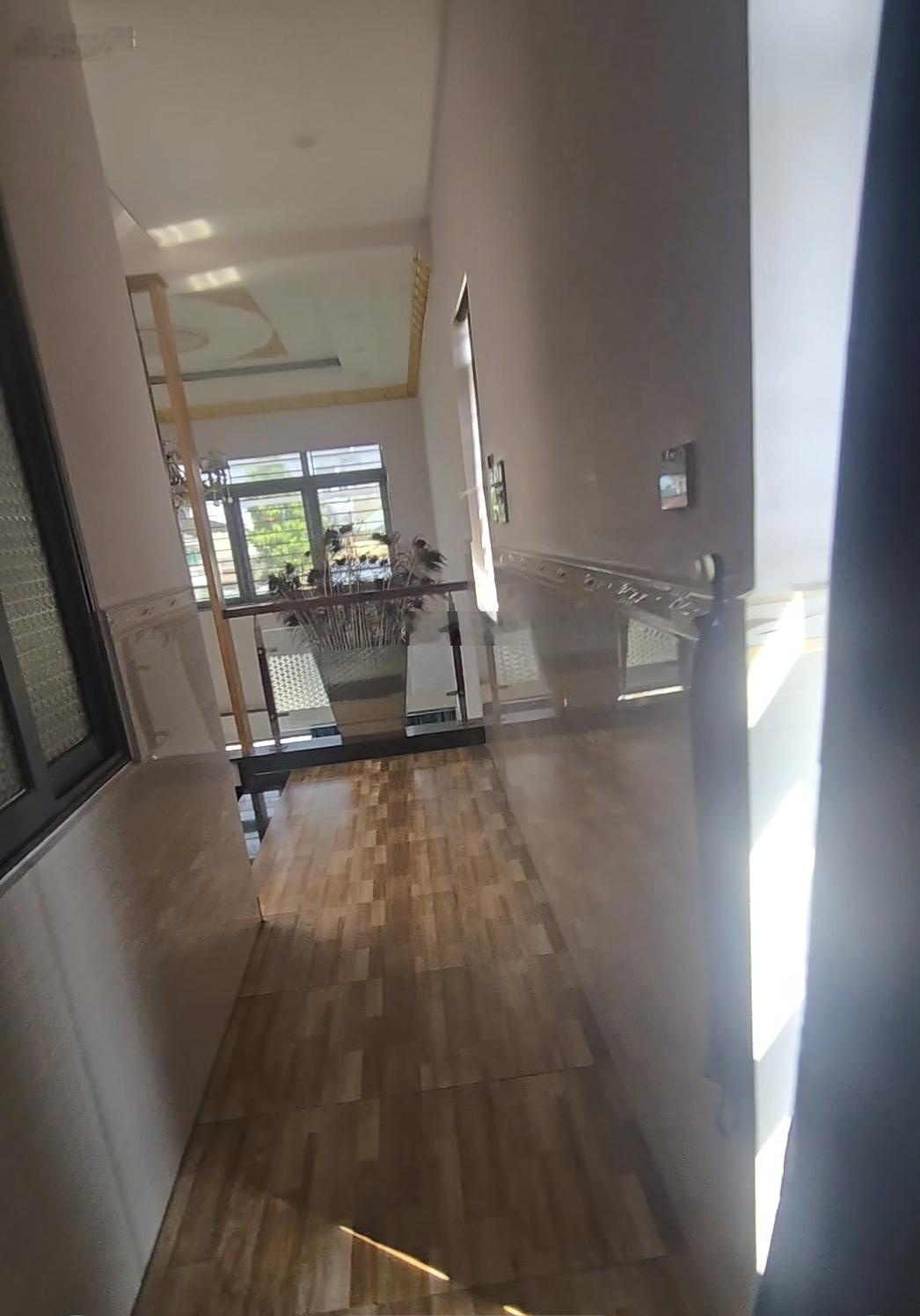 Bán gấp nhà 1 trệt 2 lầu mặt tiền đường Bà Điểm 5, diện tích 8.5x38m