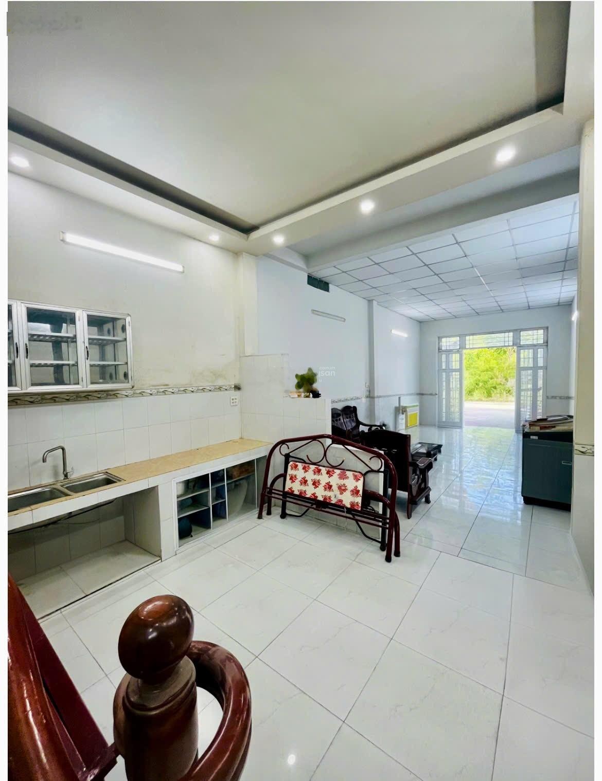 Cho thuê nhà trệt 1 lửng mâm đúc - sẵn nội thất - kdc hưng phú gần siêu thị go