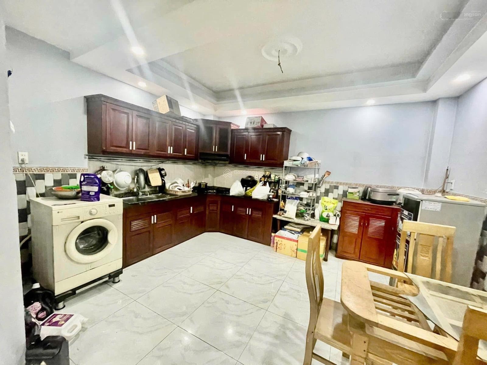 8 triệu/tháng - Nhà 1 trệt 2 lầu 4 phòng ngủ 3wc 2 máy lạnh Nguyễn Duy Trinh