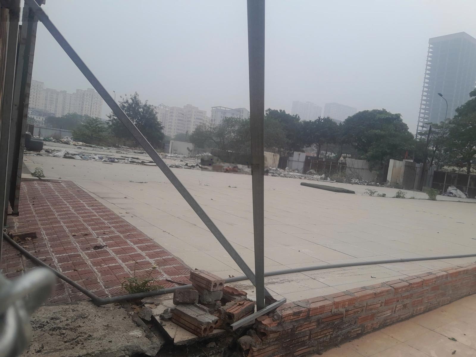 Cho thuê đất mặt phố Nguyễn Chánh, diện tích 2200m2, mặt tiền lô góc: 150, mọi mô hình