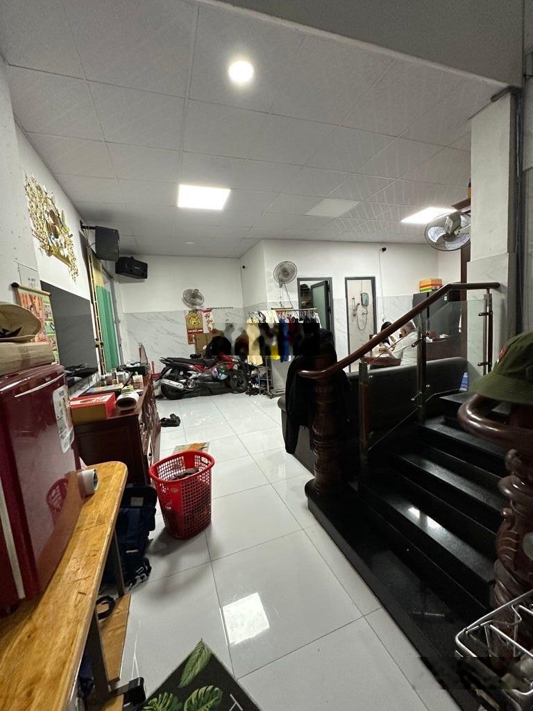 Bán nhà mặt tiền Âu Cơ ngay Lạc Long Quân ngang 4x27m nở hậu 8m, giá 22 tỉ TL