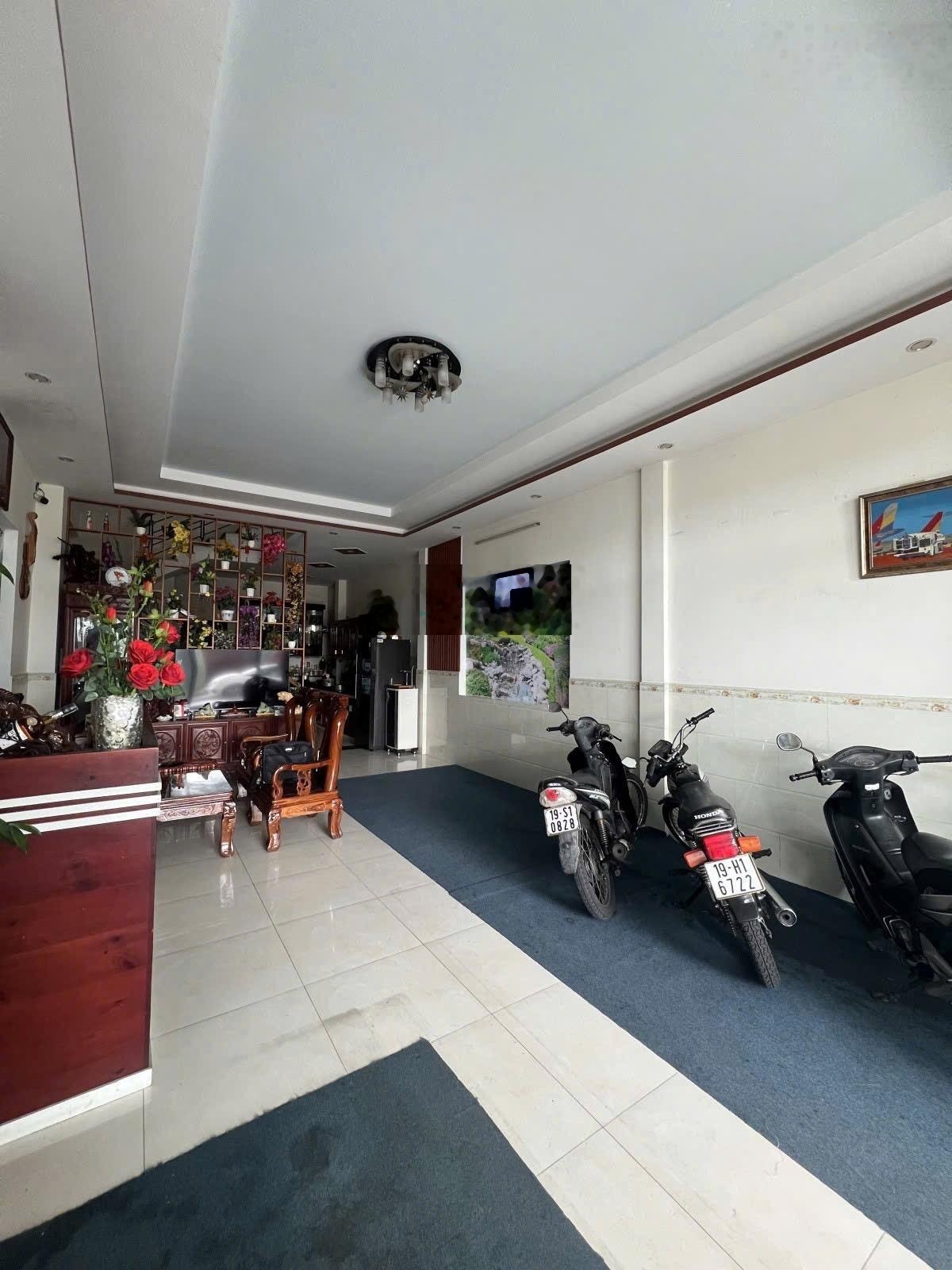 Cho thuê nhà 4 tầng 9 phòng - khu gần FPT, làng đại học - giá 20 triệu