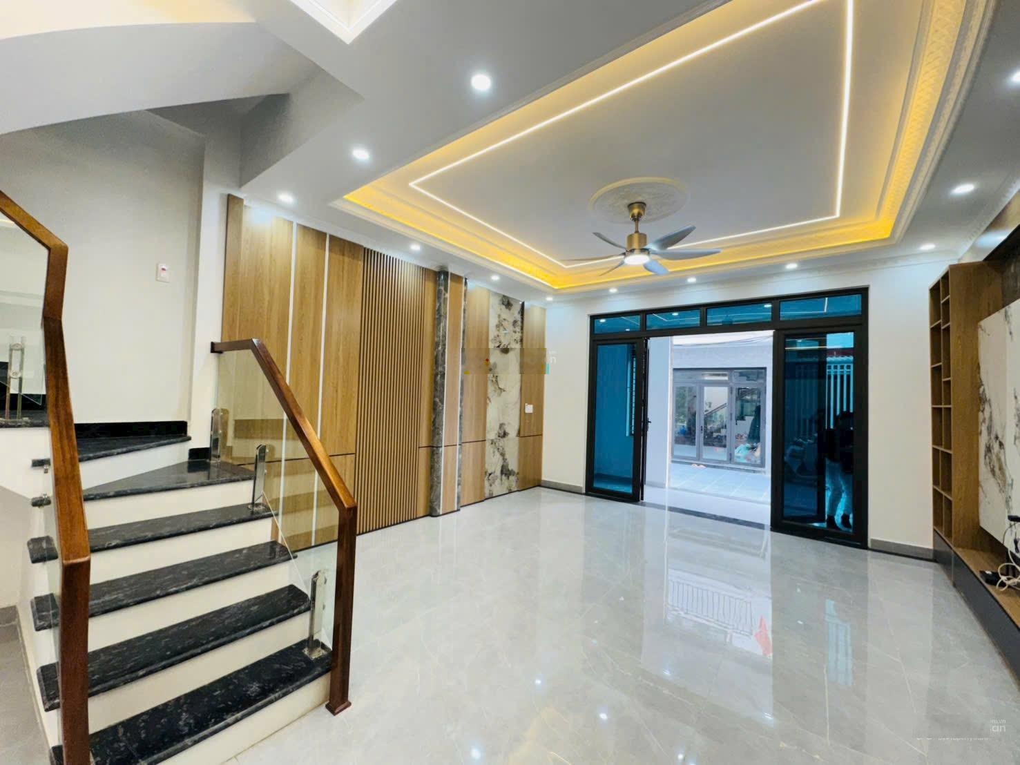 Bán nhà 3 tầng đẹp ở ngay vị trí trung tâm văn cú, an dương, hải phòng