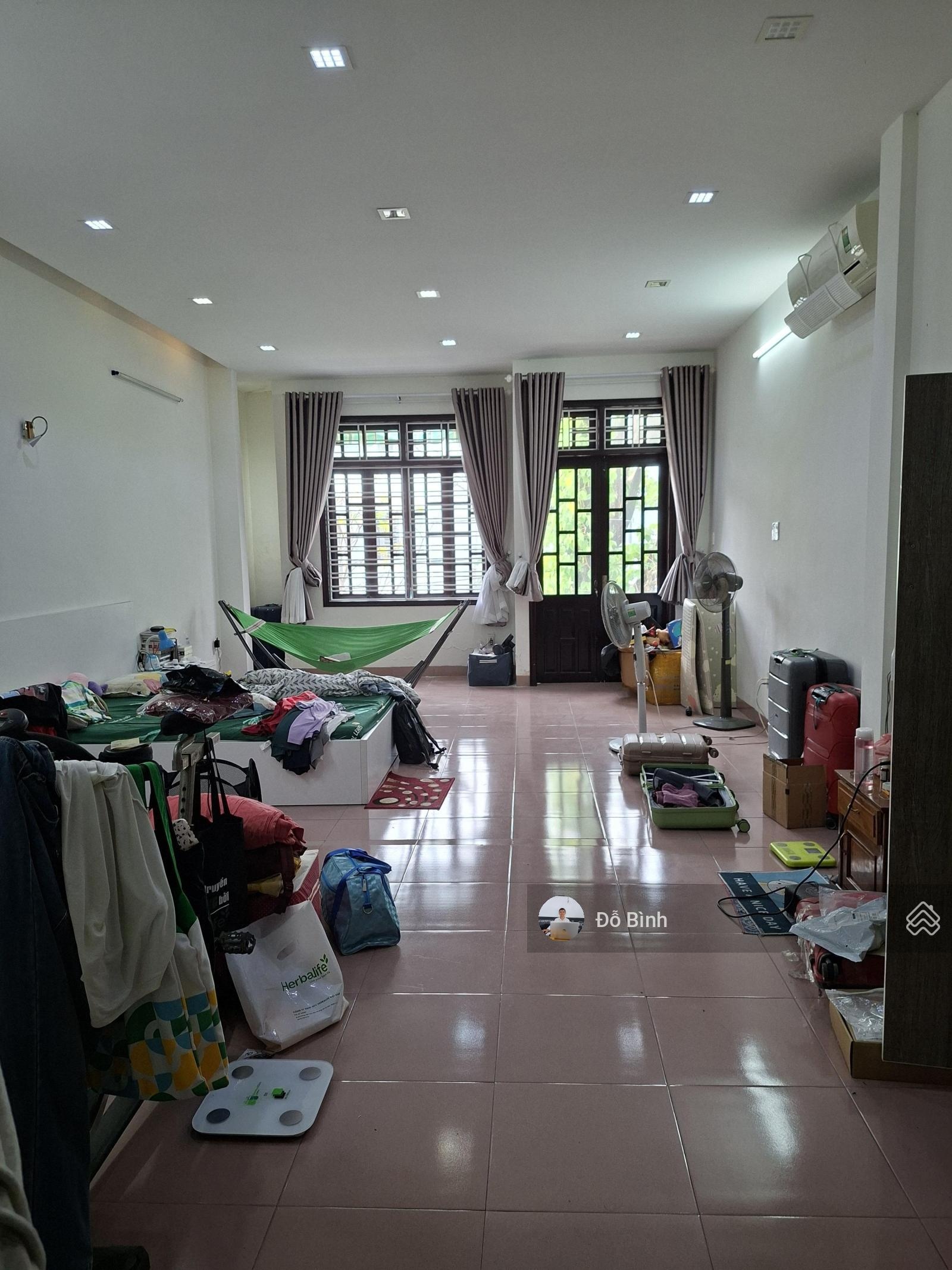 Cho thuê nhà 3 tầng đường 10m5 Huỳnh Tấn Phát - tầng 1 thông suốt - trên 3 phòng rộng