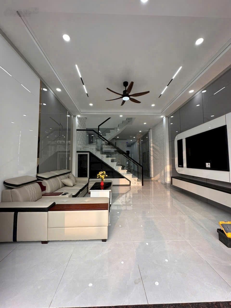 Bán nhà lầu siêu đẹp, ngay chợ Phú Thọ Trảng Dài, 4,7mx24m, chỉ 4tỷ050