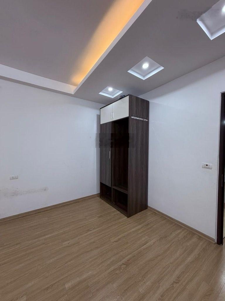 Bán nhà - nguyễn văn cừ - long biên - 40m - 5 tầng - mặt tiền 4 m - 13.5 tỷ