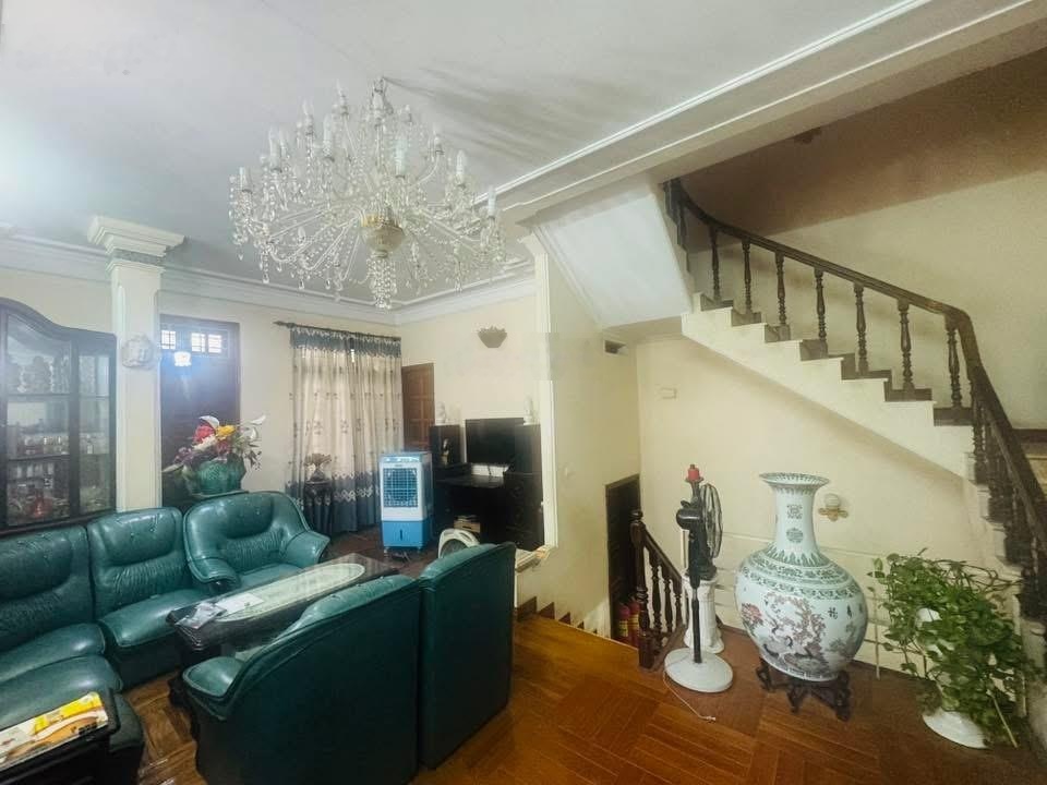 Vị trí vàng-mặt tiền khủng mặt phố Chùa Quỳnh-Hai Bà Trưng-220m2-4T-MT 15m-Vỉa hè-KD-Giá 39 tỷ - TL