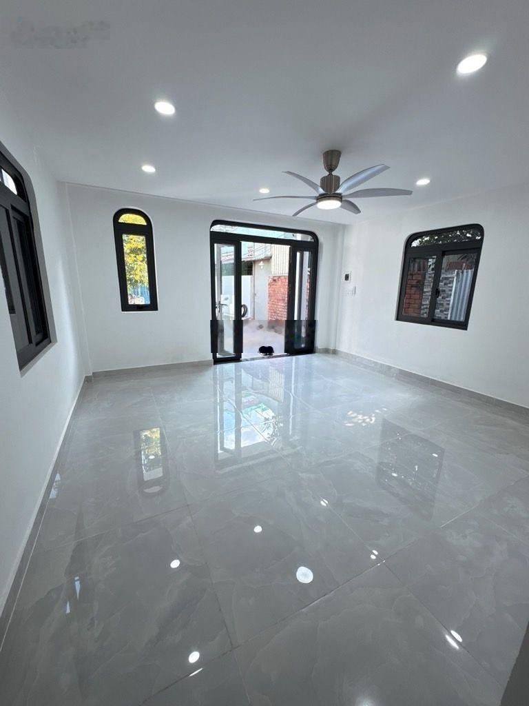 Nguyễn Thiện Thuật - Bình Thạnh - nhà mới dọn vào ở ngay