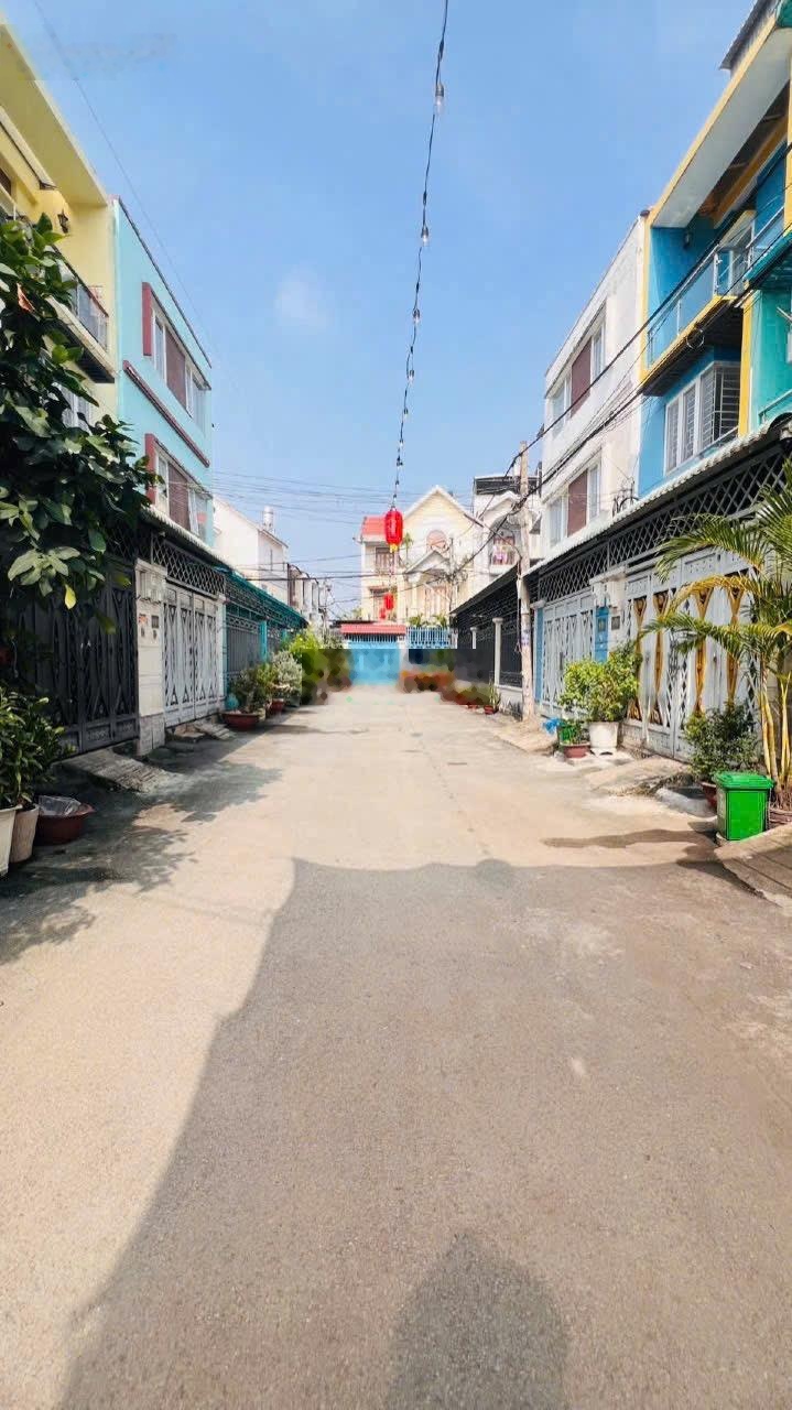 Nhà 1 trệt 2 lầu - hẻm xe hơi - 4x13.5m - 3 phòng ngủ