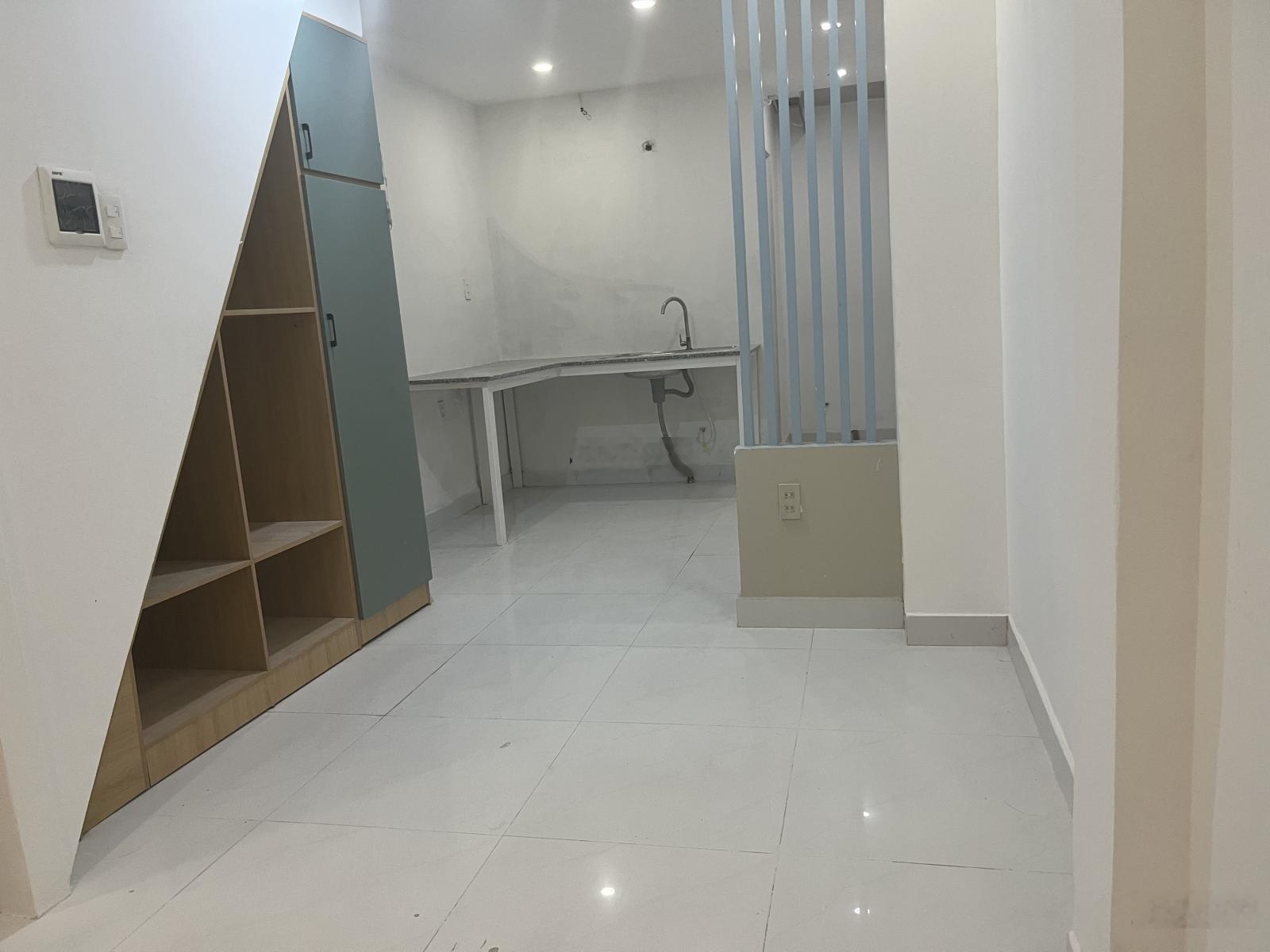 Cho thuê Nhà riêng tại Trần Bình Trọng, Phường 1, Quận 5, TP.HCM, 12 triệu, 30 m2