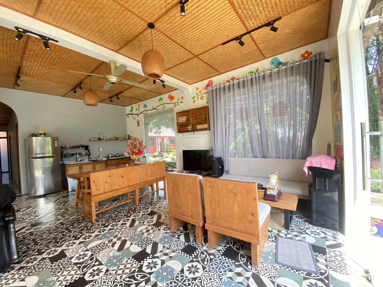 Cho thuê nhà vườn nghỉ dưỡng (có hồ bơi) 1500m2 Tam Bình, Full nội thất