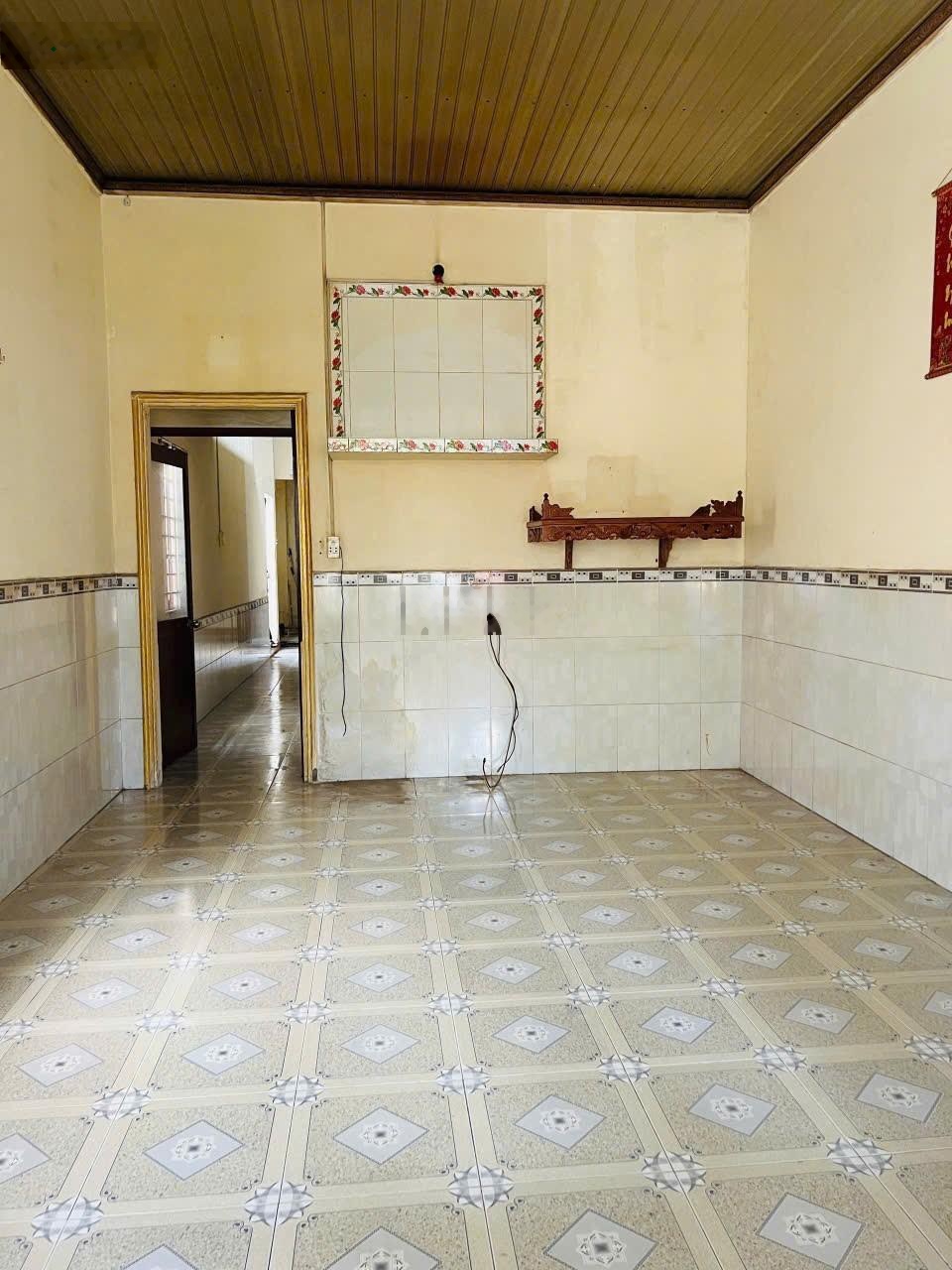 Nhà rộng gần Ngô Quyền P.Thống Nhất phù hợp GD nhiều thành viên (20tr/m2). DT: 5x25m SHR hoàn công