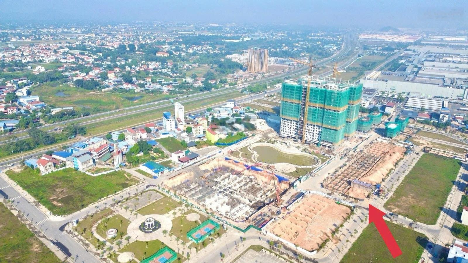 Chính chủ bán Do7B.23 lô góc 135m2 MT 24,3m ngã 4 giữa 2 chung cư Yên Bình 1400 căn giá 3,6 tỷ