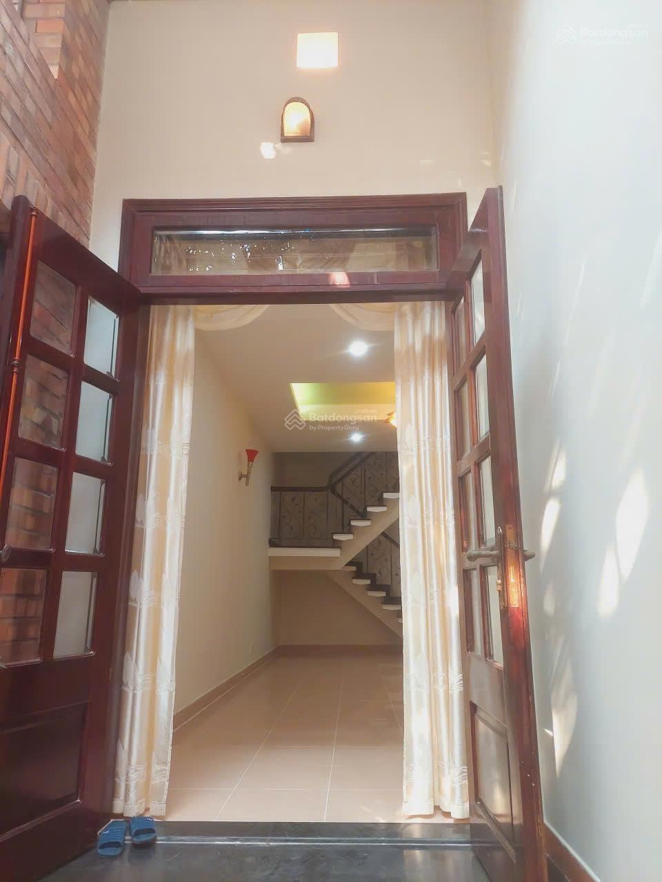 Cho thuê nhà hẻm 2 ô tô đường Hoàng Văn Thụ, trung tâm Vũng Tàu, 15 triệu/ tháng