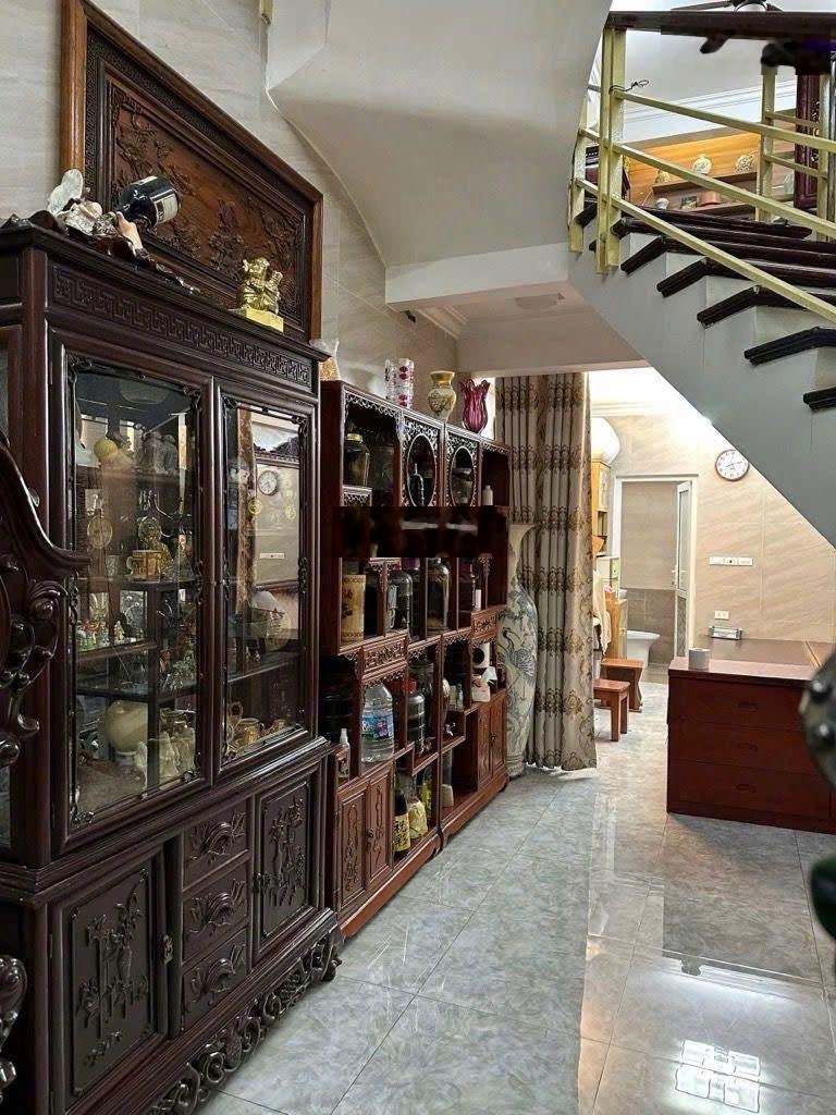 Bán nhà thái thịnh đống đa dt 50/57m x 5t x mt 3,5m giá 16,8 tỷ có thương lượng