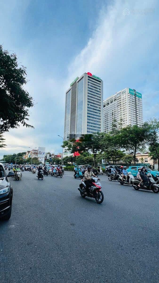 Mặt phố tây sơn vỉa hè ô tô ,7 tầng , kinh doanh đỉnh phố vip ngã tư sở